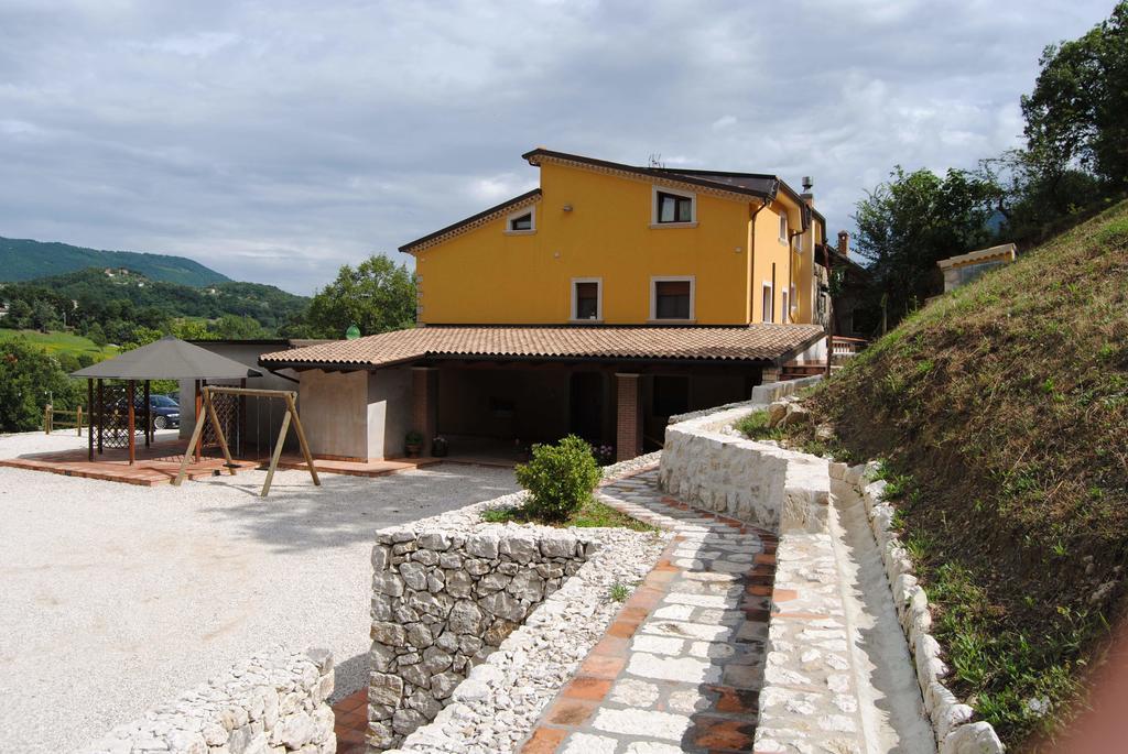 B&B Pascale Cusano Mutri Bagian luar foto